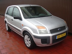 Ford Fusion - 1.4-16V Champion