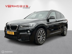 BMW X1 - sDrive20i High Executive M-Sport / Pano / Leer / HUD