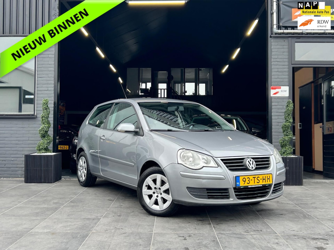 Volkswagen Polo - 1.2 Optive|Airco|El Pakket|LM Velgen|NAP|APK - AutoWereld.nl