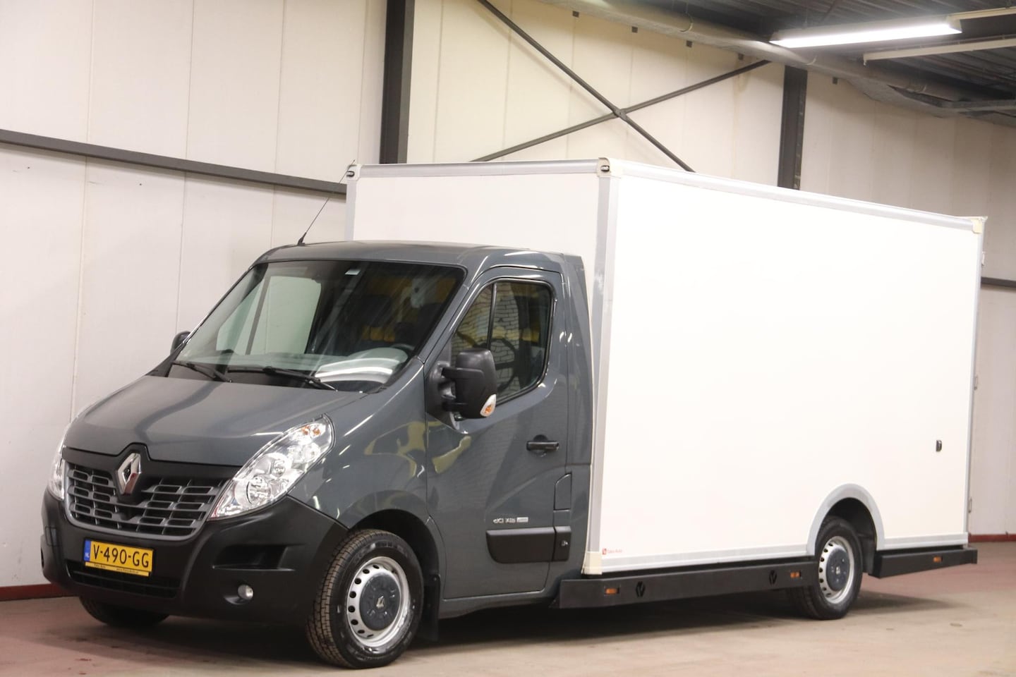 Renault Master - 2.3 dCi 145PK LOWLINER MET TREKHAAK - AutoWereld.nl