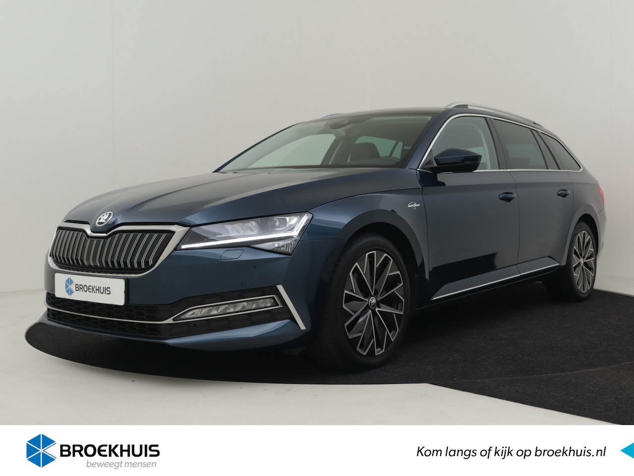 Skoda Superb Combi - 1.4 TSI iV L&K Executive 218PK | Trekgewicht 1600kg | Adaptief cruise control | Keyless | - AutoWereld.nl