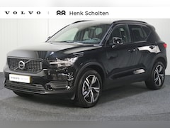 Volvo XC40 - T2 130PK R-Design | DAB ontvanger | Cruise control adaptief | Verwarmde voorstoelen en stu