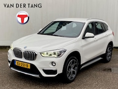 BMW X1 - sDrive18i Executive automaat Sportstoelen / Clima / Navigatie / PDC