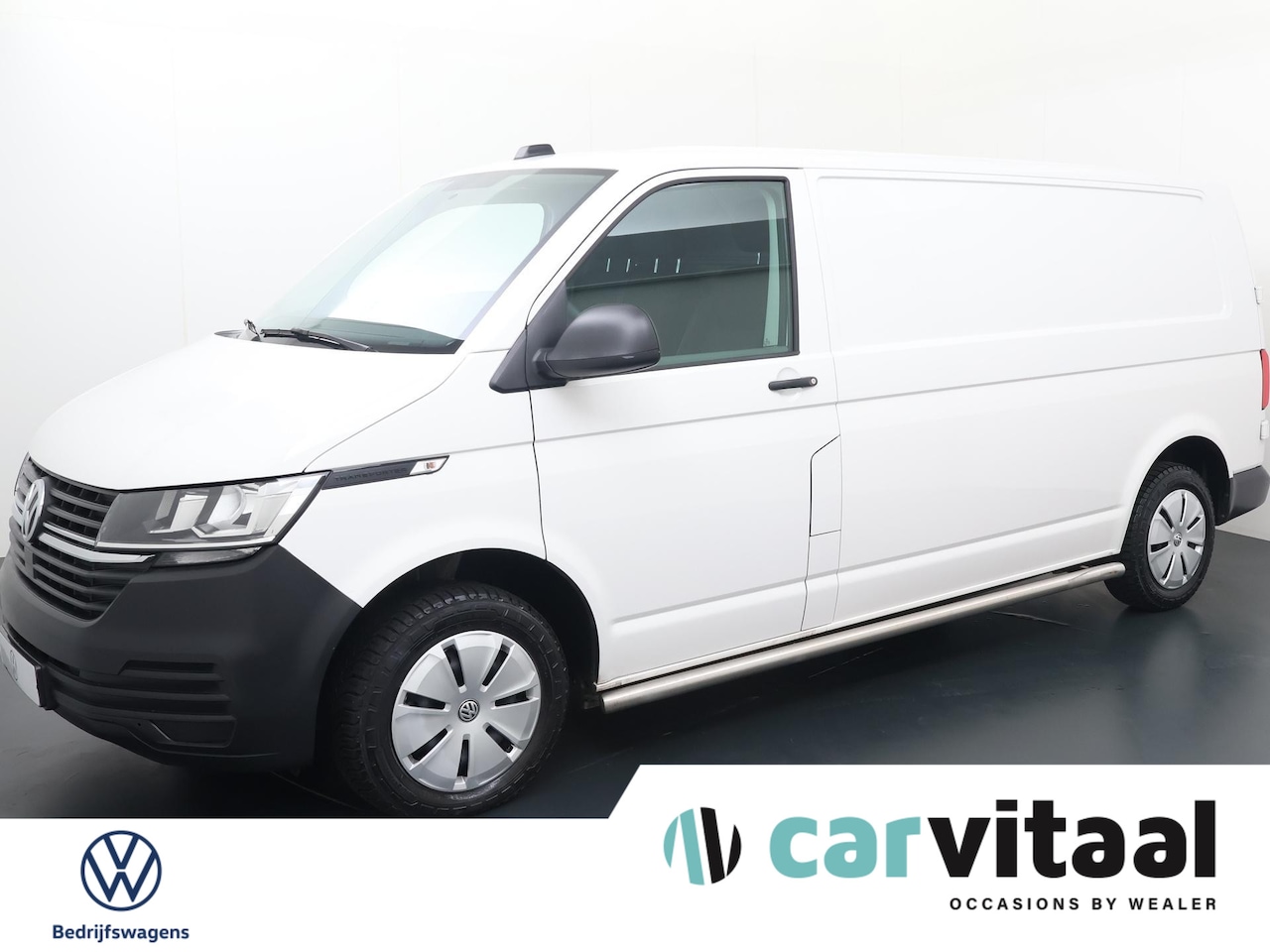 Volkswagen Transporter - 2.0 TDI L2H1 28 Economy Business | 110 PK | Trekhaak | Parkeersensoren achter | 2 zitplaat - AutoWereld.nl