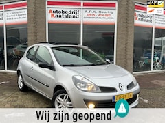 Renault Clio - 1.6-16V Dynamique Luxe Automaat - Pano - Nieuwe APK