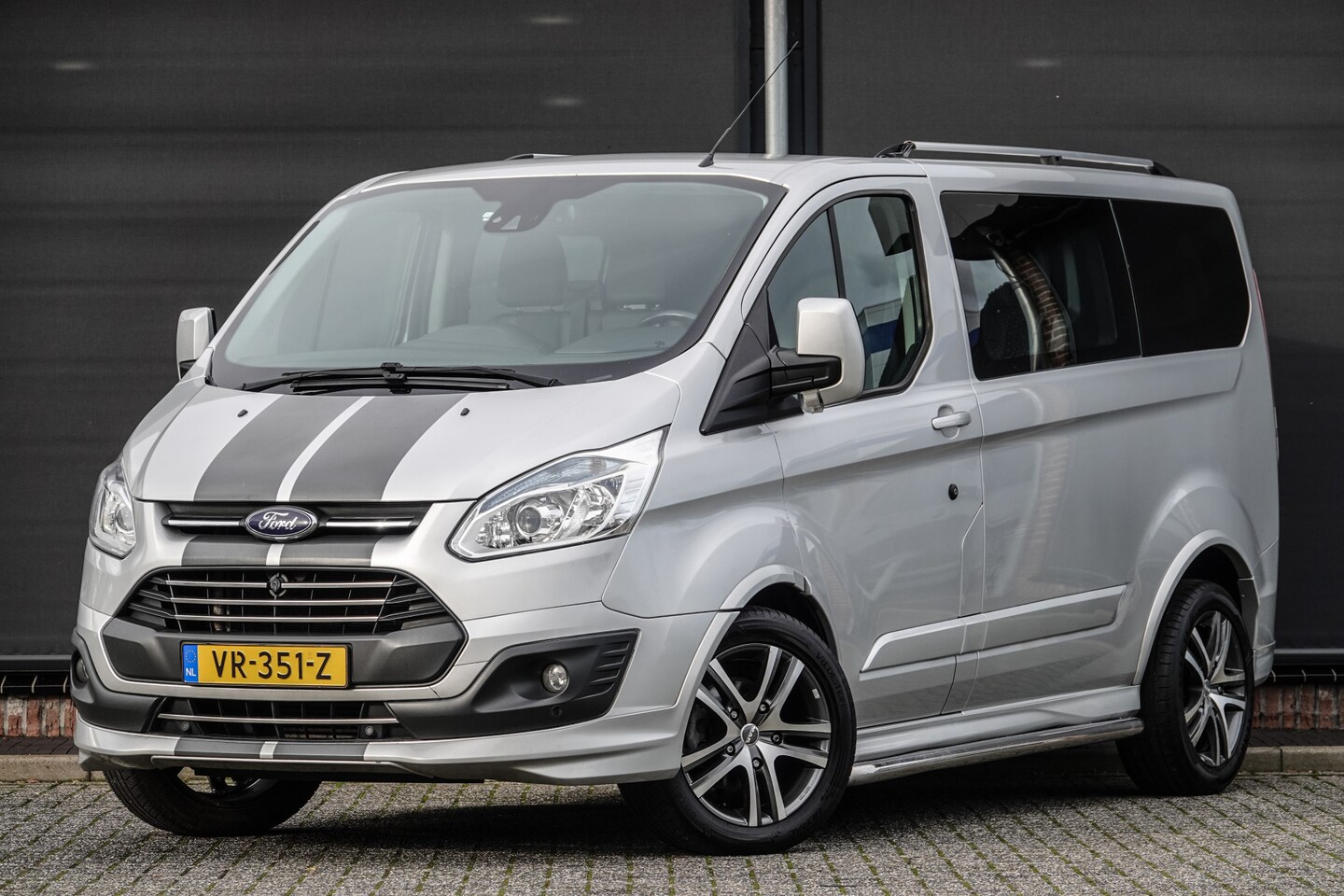 Ford Transit Custom - L1H1 Dubbel Cabine 2.2 Tdci 155Pk | Sport 290 | Achteruitrijcamera | Trekhaak | Sidebars | - AutoWereld.nl