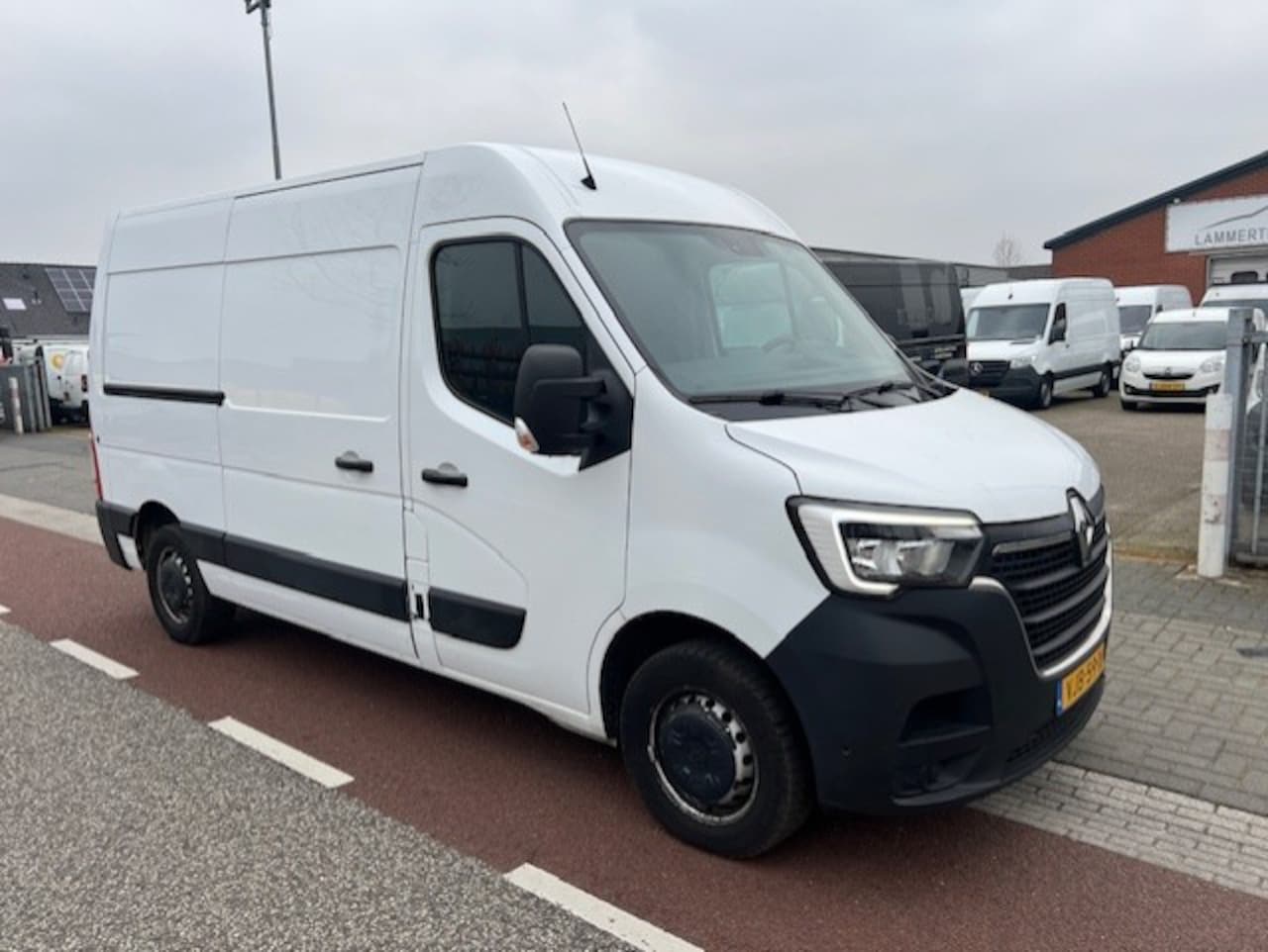 Renault Master - T35 2.3 dCi 100KW L2H2 AIRCO KLIMA NAVI CAM. - AutoWereld.nl