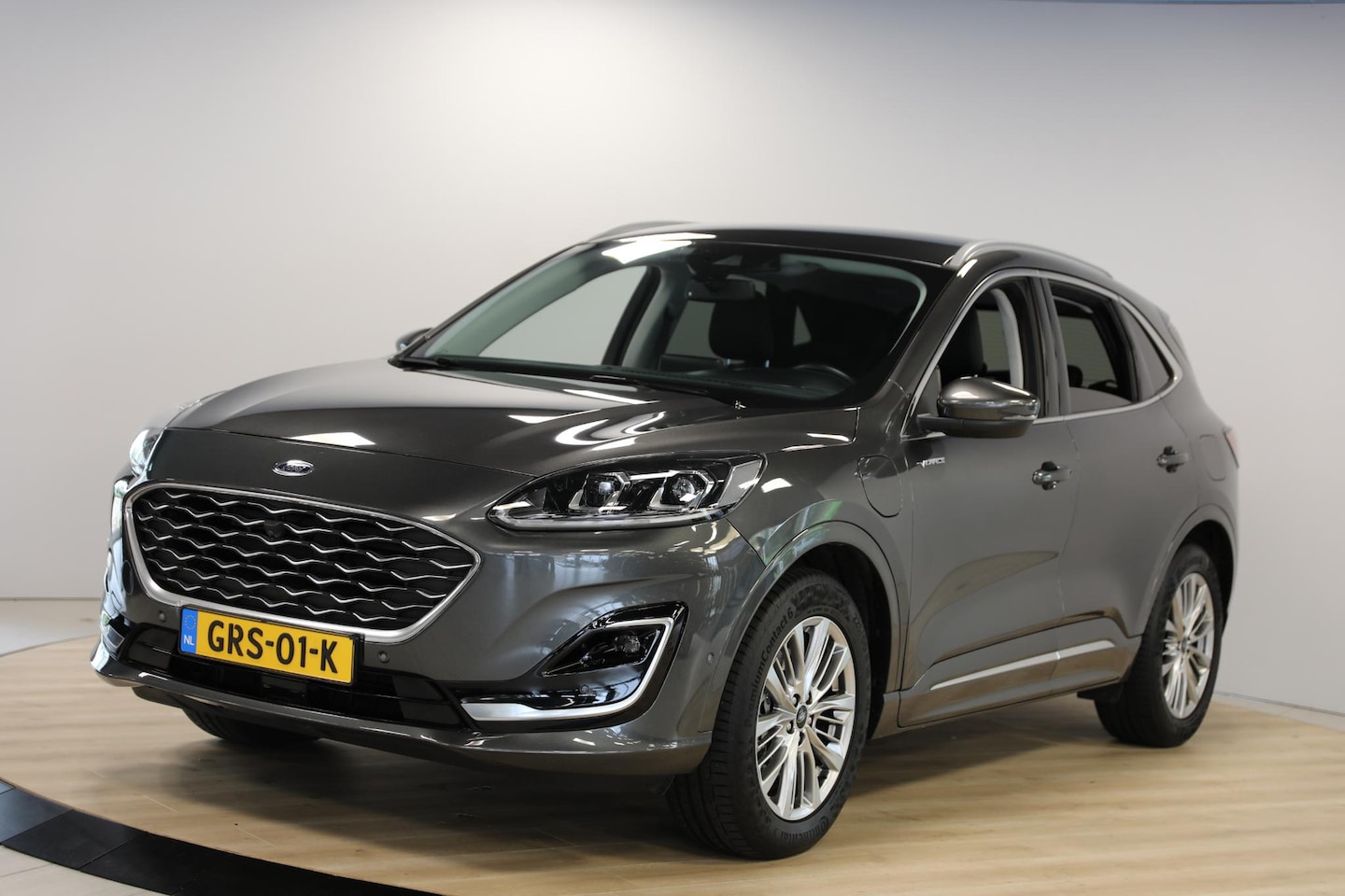 Ford Kuga - 2.5 PHEV Vignale | Vol-leder | B&O | Trekhaak - AutoWereld.nl