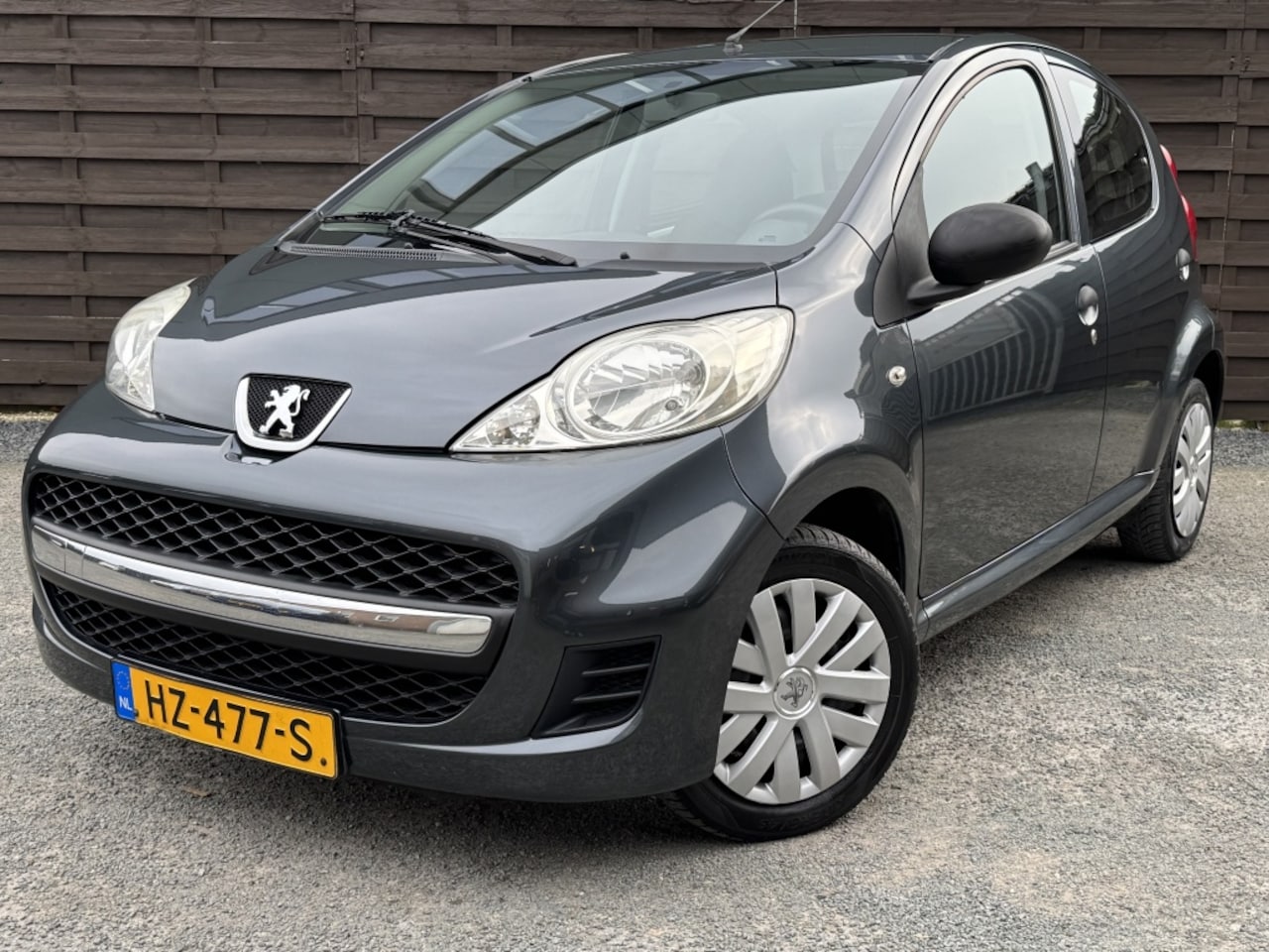 Peugeot 107 - 1.0-12V XR / 5-deurs / Mooie auto! - AutoWereld.nl