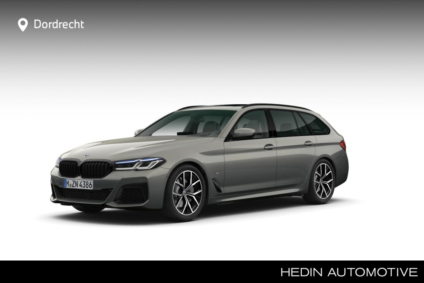 BMW 5-serie Touring - 520i M-Sport | 19" | Camera | Panoramadak | Trekhaak | Laser | Head-Up - AutoWereld.nl