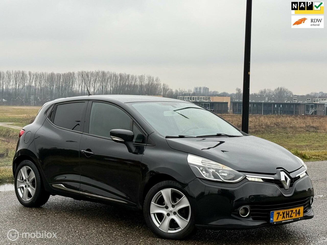 Renault Clio - 1.5 dCi ECO Airco|Navi|Cruise|Lmv|Led|Nap|Boekj - AutoWereld.nl