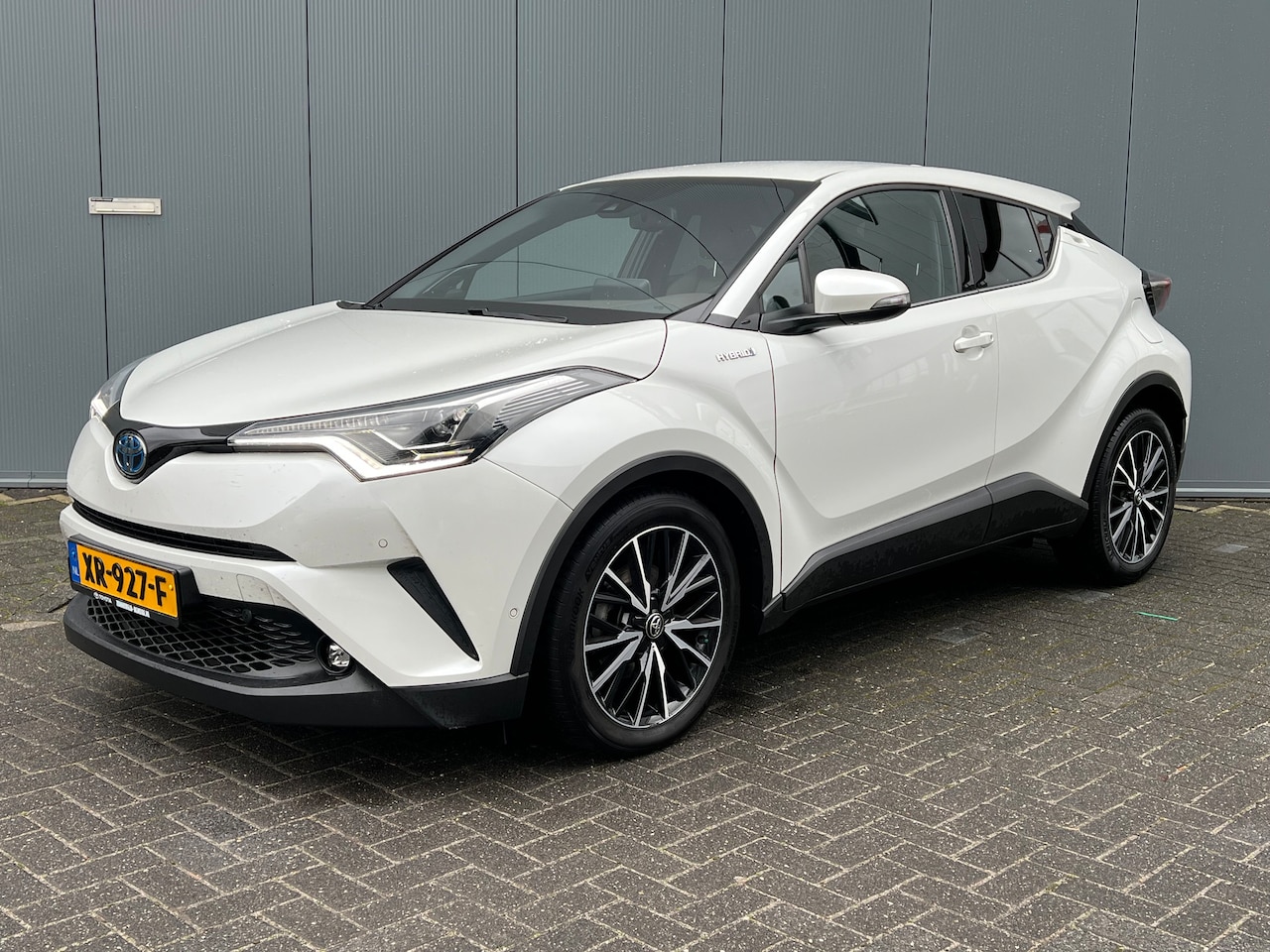 Toyota C-HR - 1.8 Hybrid Executive | LED koplampen | achteruitrijcamera | airco (automatisch) - AutoWereld.nl