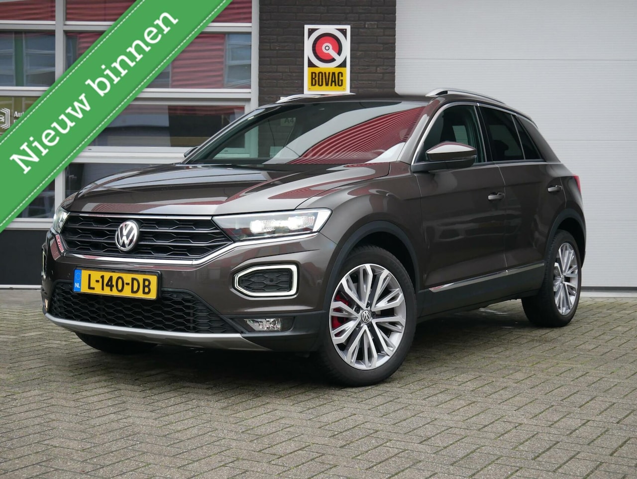 Volkswagen T-Roc - 1.5 TSI Sport Business R Navi+BT| ACC| CAMERA - AutoWereld.nl