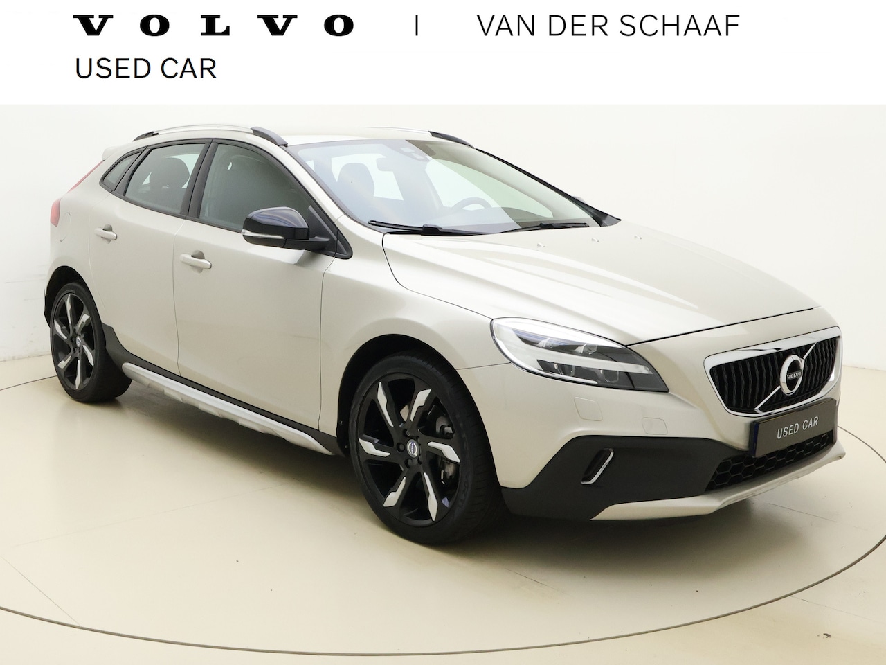 Volvo V40 Cross Country - T3 153pk Nordic+ / 19'' Alecto / Styling-kit / Trekhaak /  Stoelverwarming / Verw. Voorrui - AutoWereld.nl