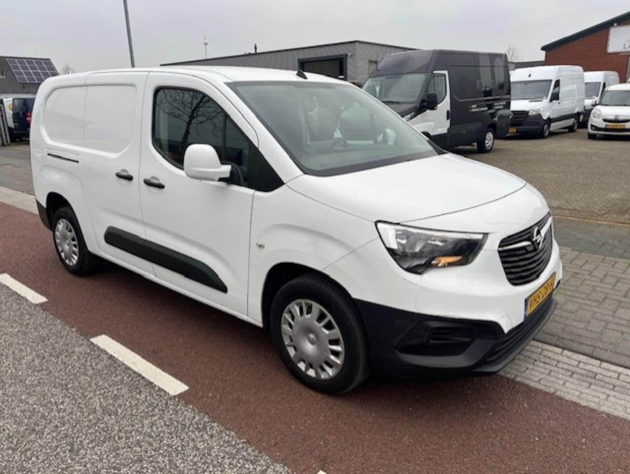 Opel Combo - 1.5D 75KW L2H1 Edition NAVI KLIMA EURO6 - AutoWereld.nl