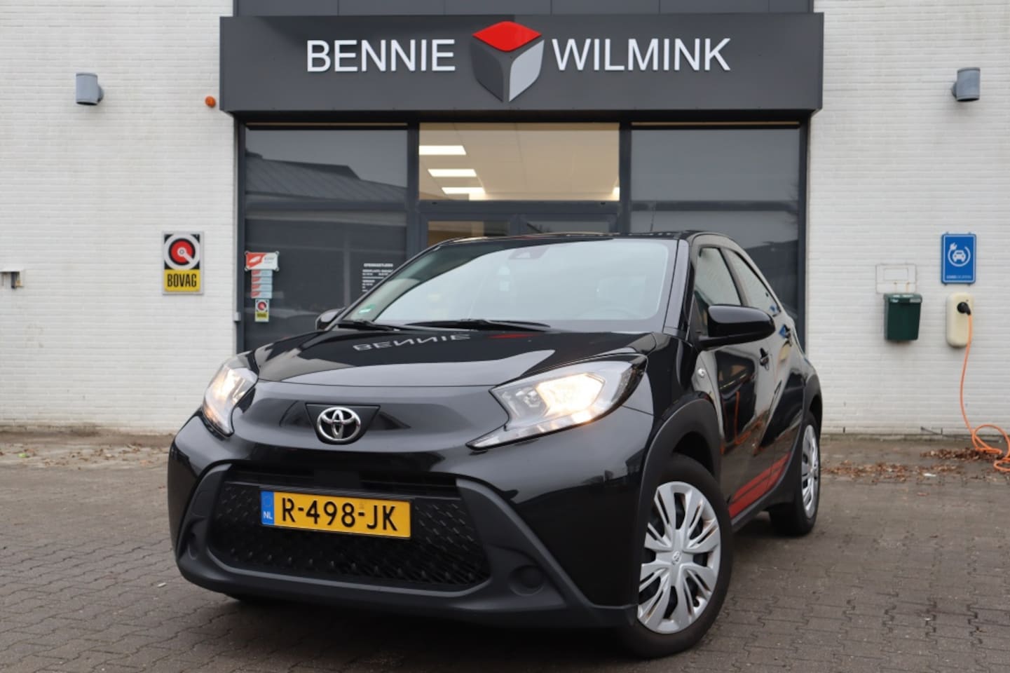 Toyota Aygo X - 1.0 VVT-i S-CVT Play Automaat/AdaptiveCruise/Camera/Apple/Androi - AutoWereld.nl