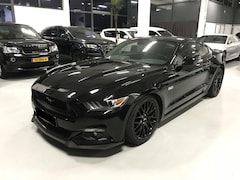 Ford Mustang Fastback - 5.0 V8 GT Zwart Automaat