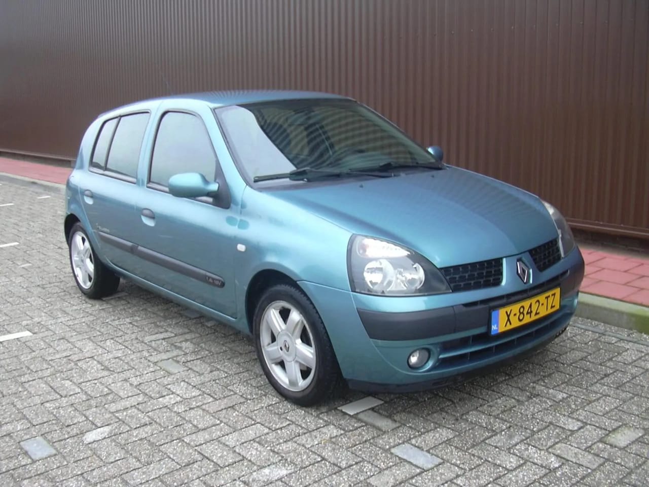 Renault Clio - 1.4-16V Privilège 1.4-16V Privilège - AutoWereld.nl