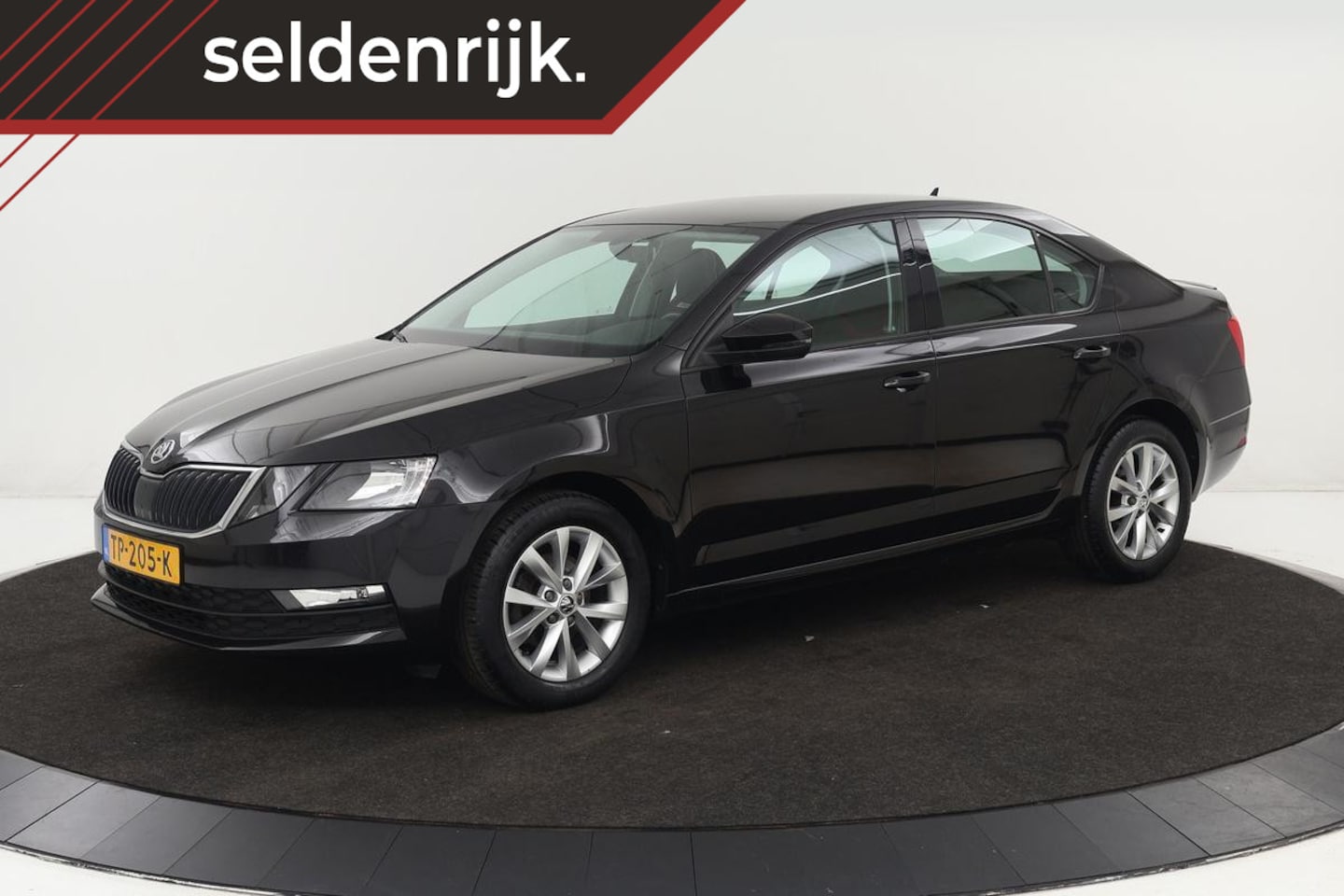 Skoda Octavia - 1.6 TDI Ambition | Sportstoelen | Adaptive cruise | Carplay | DAB | Sportstuur | Climate c - AutoWereld.nl