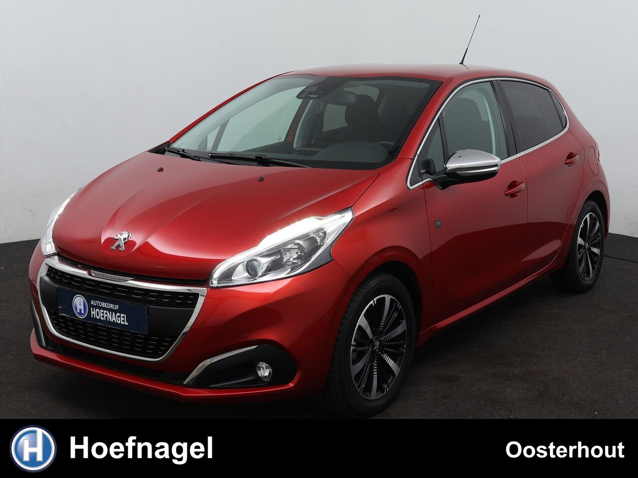 Peugeot 208 - 1.2 PureTech Allure Automaat | Navigatie | Camera | Apple CarPlay | Climate Control | Park - AutoWereld.nl