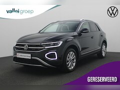 Volkswagen T-Roc - 1.5 TSI 150PK DSG Style | Trekhaak | Parkeersensoren voor/achter | Stoelverwarming | Navi