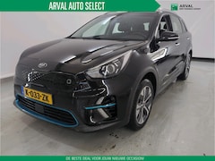 Kia e-Niro - DynamicLine 64 kWh 204pk | 3-fase | Trekhaak | Stof/lederlook | Navi | Apple Carplay/Andro