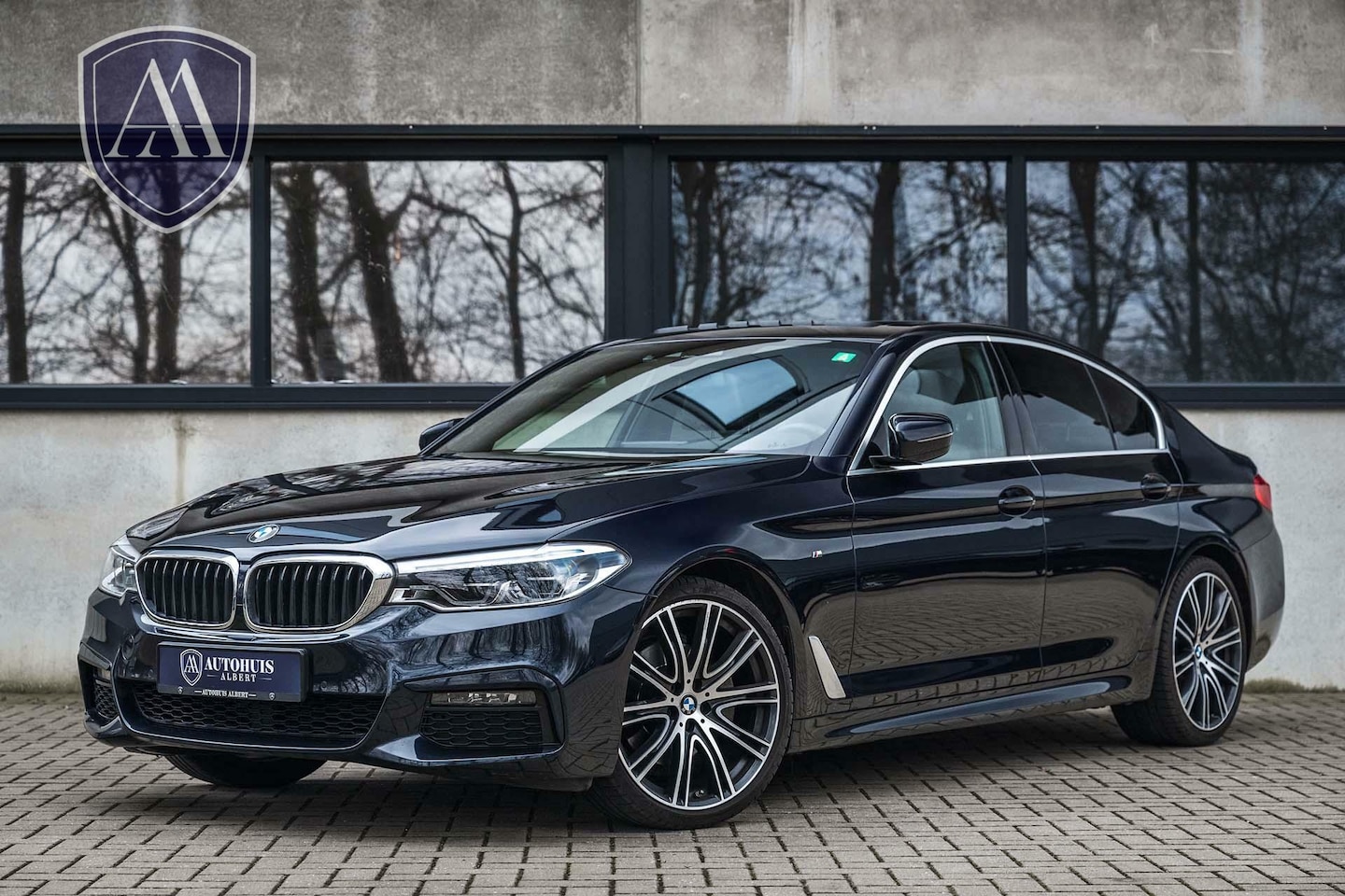 BMW 5-serie - 520i M Sport Panorama Leder Comfortseats Sfeer - AutoWereld.nl