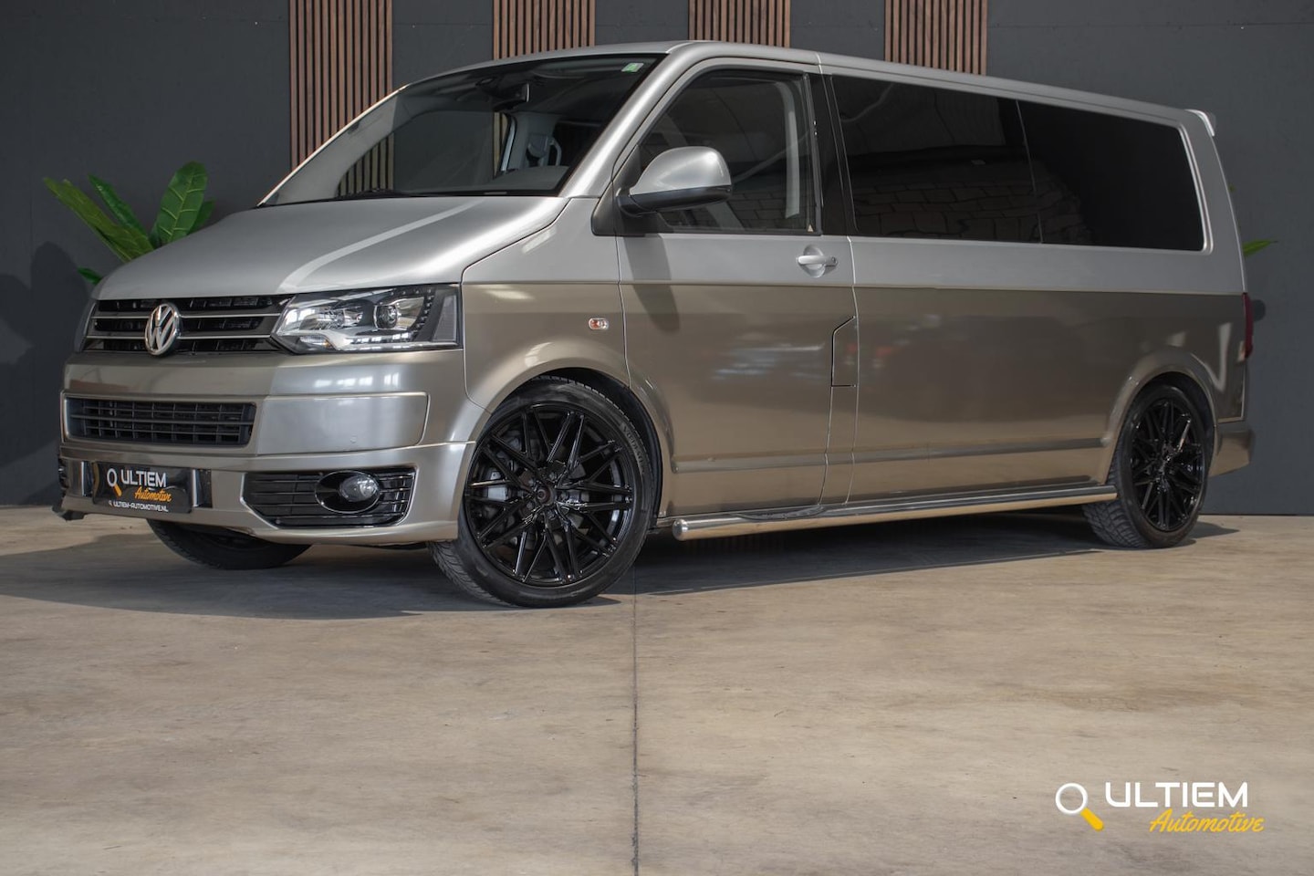 Volkswagen Transporter Caravelle - 2.0 TDI L2H1 DC GP | MARGE - AutoWereld.nl