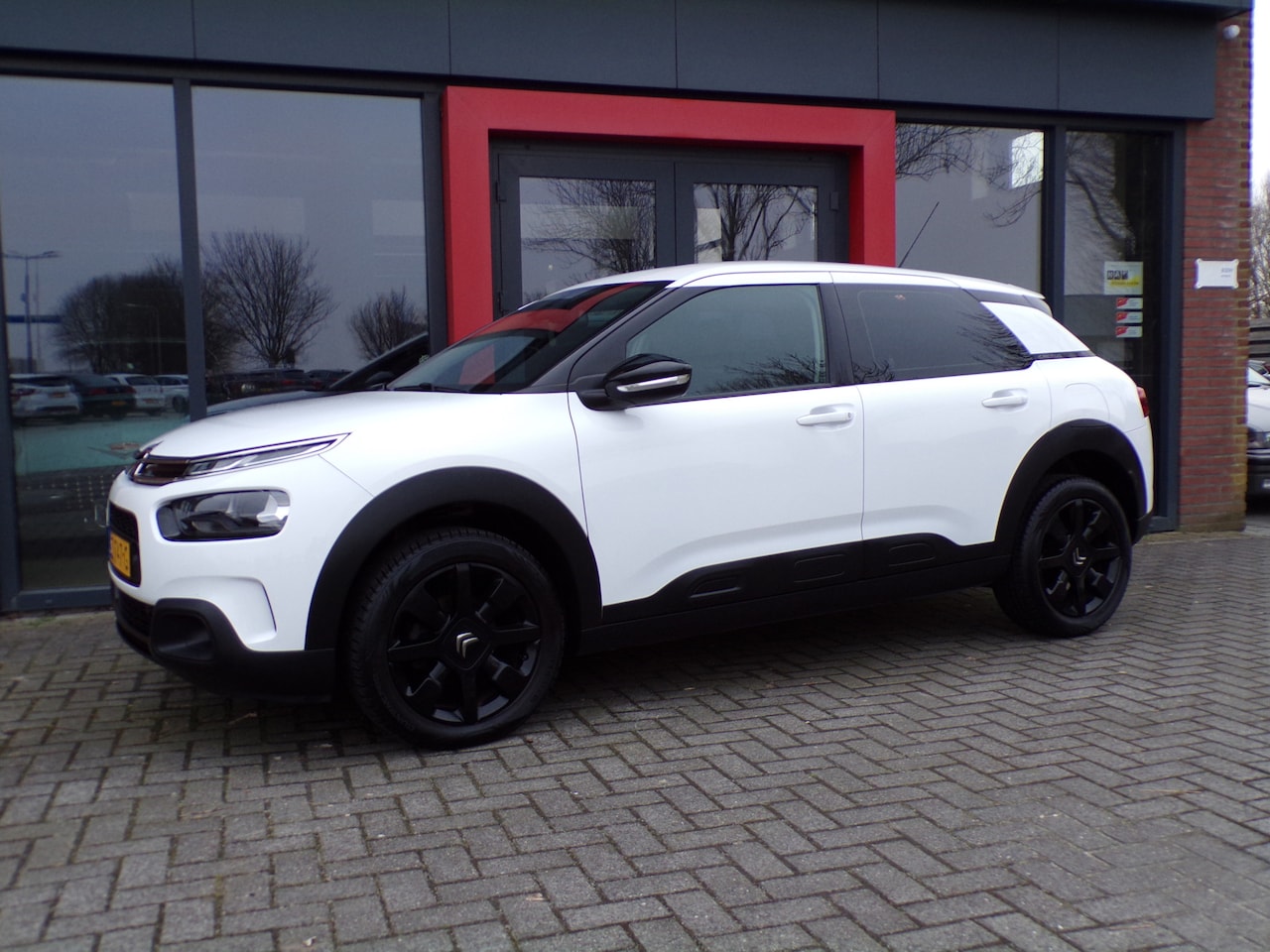 Citroën C4 Cactus - 1.2 PureTech Feel Trekhaak PDC Apple/Android NAP - AutoWereld.nl