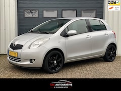 Toyota Yaris - 1.3 VVTi Sol 5-deurs AIRCO / LM.VELGEN / APK