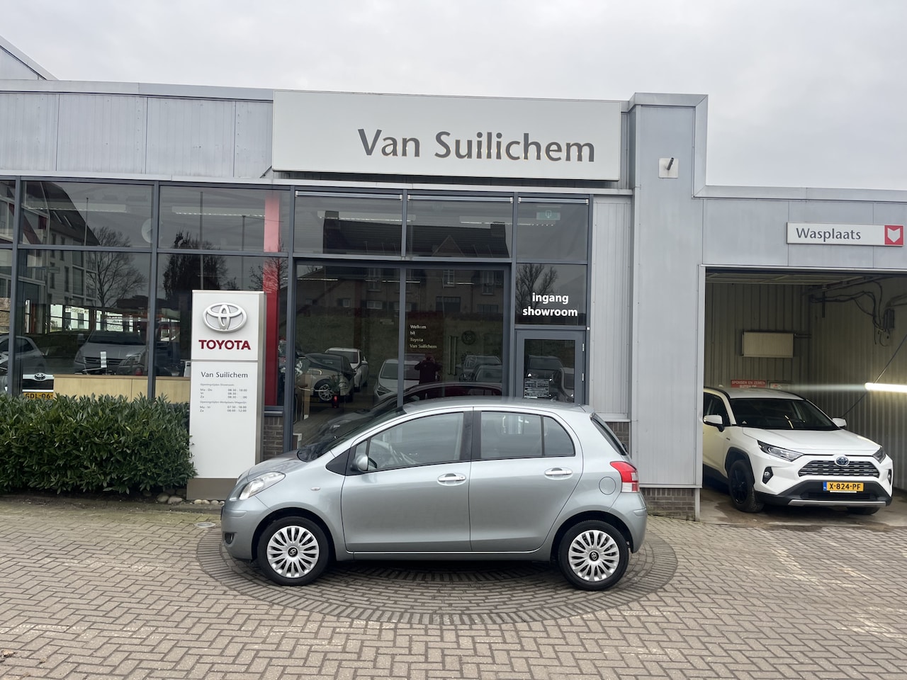 Toyota Yaris - 1.3 VVT-i Aspiration 1.3 VVTi Aspiration - AutoWereld.nl