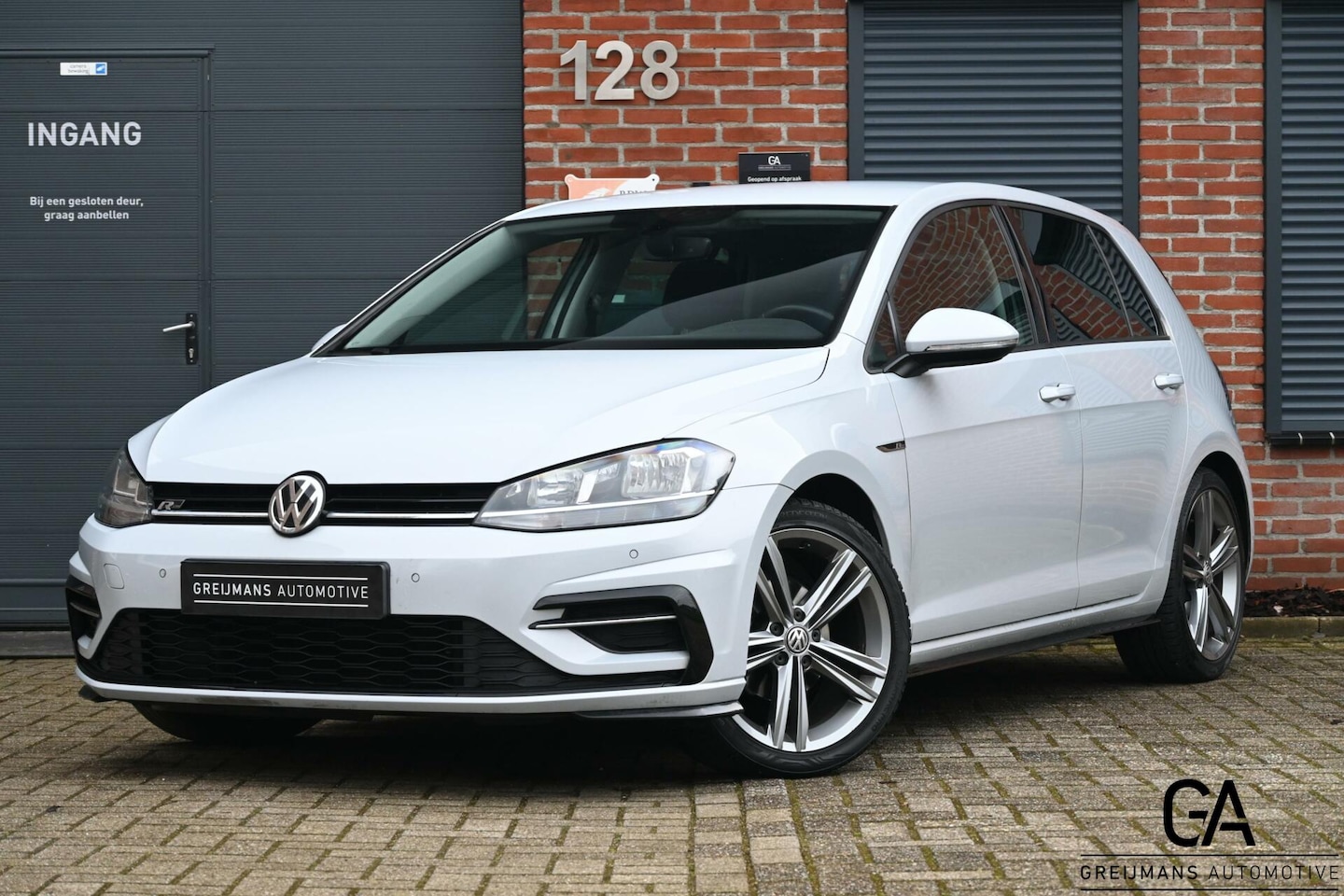 Volkswagen Golf - 1.0 TSI Highline|R-line|Massagestoelen|Carplay| - AutoWereld.nl