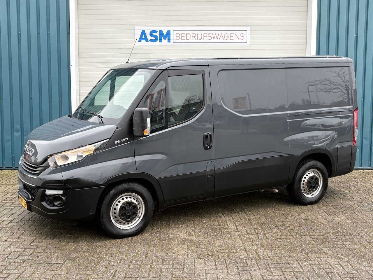 Iveco Daily - 35S 180Pk 18V 3.0 300 H1 / 3500KG TREKGEWICHT / Trekhaak / Apk t/m 05-02-2026 - AutoWereld.nl