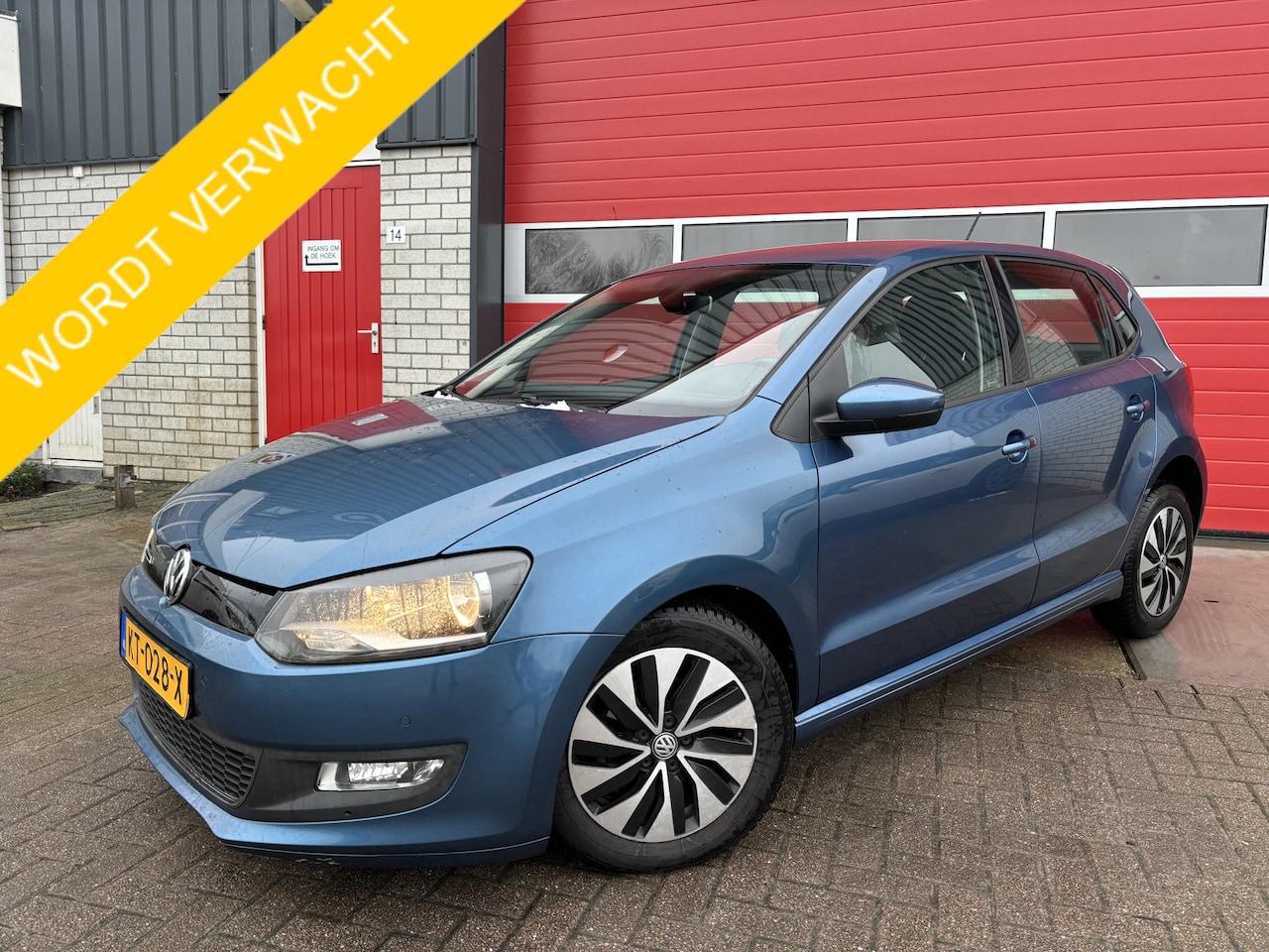 Volkswagen Polo - 1.0 TSI BlueMotion Connected Series AUTOMAAT / CAMERA / CARPLAY / NAVI / DAB+ / PDC / BLUE - AutoWereld.nl