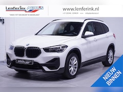 BMW X1 - sDrive18i Edition Navi Clima PDC v+a