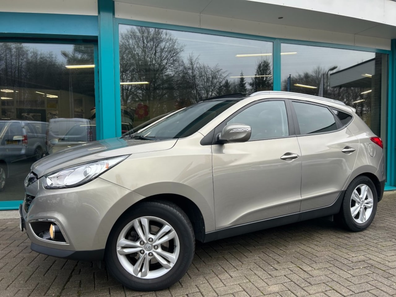 Hyundai ix35 - 2.0i Navi, Leder, Panorama, Cruise, TrHaak, NAP - AutoWereld.nl