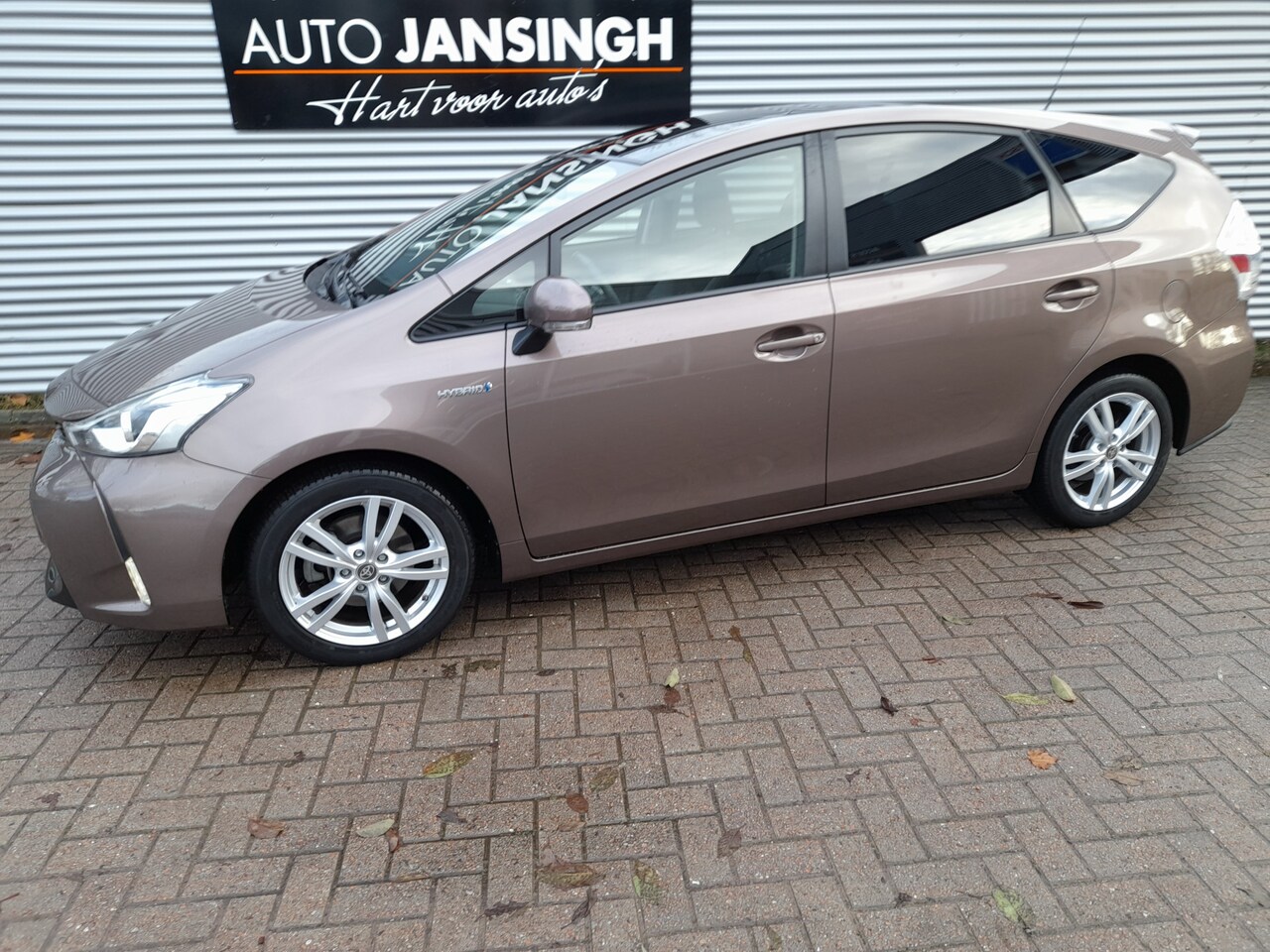 Toyota Prius - 1.8 Dynamic 7 Persoons met 86.115 km!!! | Panoramadak | Clima | Cruise | Navigatie | Camer - AutoWereld.nl