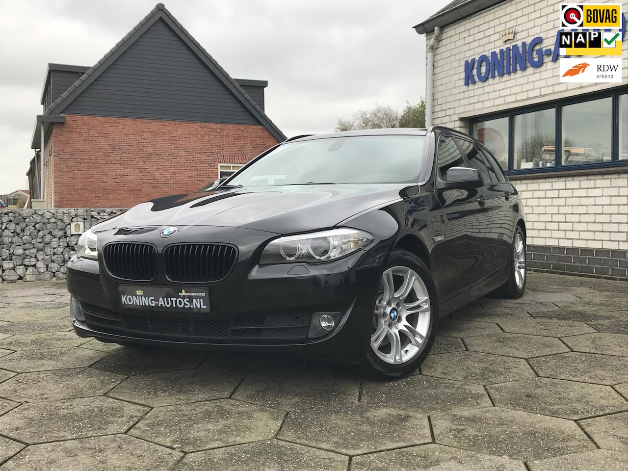 BMW 5-serie Touring - 528i Executive Full Option/ Pano/ Leer/ Voll. Onderhoud - AutoWereld.nl