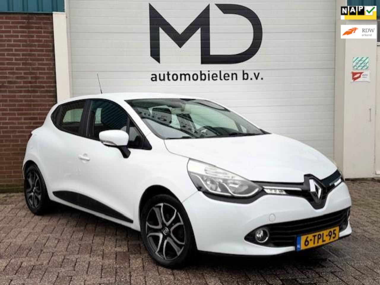 Renault Clio - 1.5 dCi ECO Expression - LED -Navi -Cruise -PDC - AutoWereld.nl