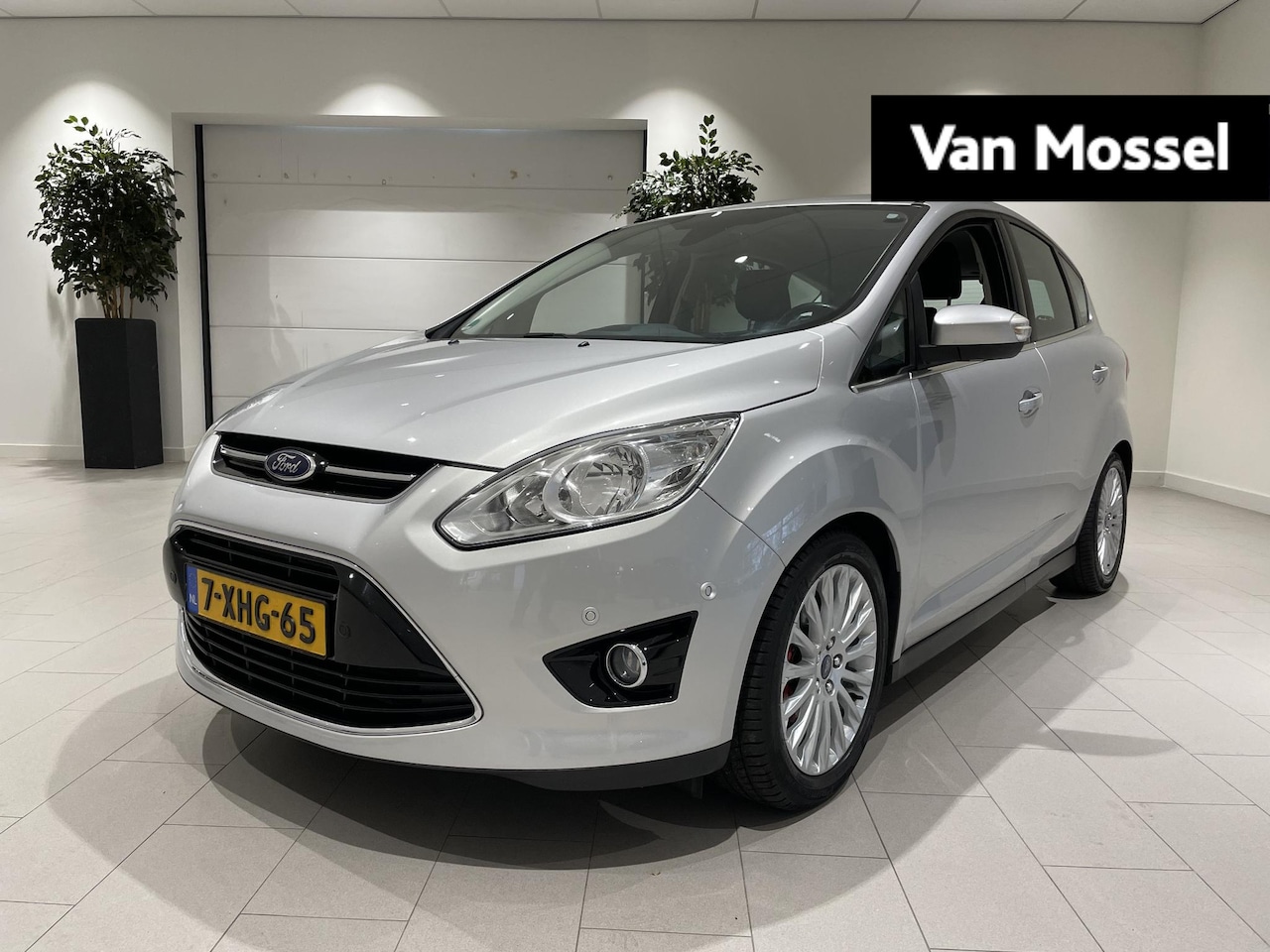 Ford C-Max - 1.0 Edition Plus 125 PK | Voorruitverwarming | Bluetooth | Trekhaak | Park Assist | Achter - AutoWereld.nl