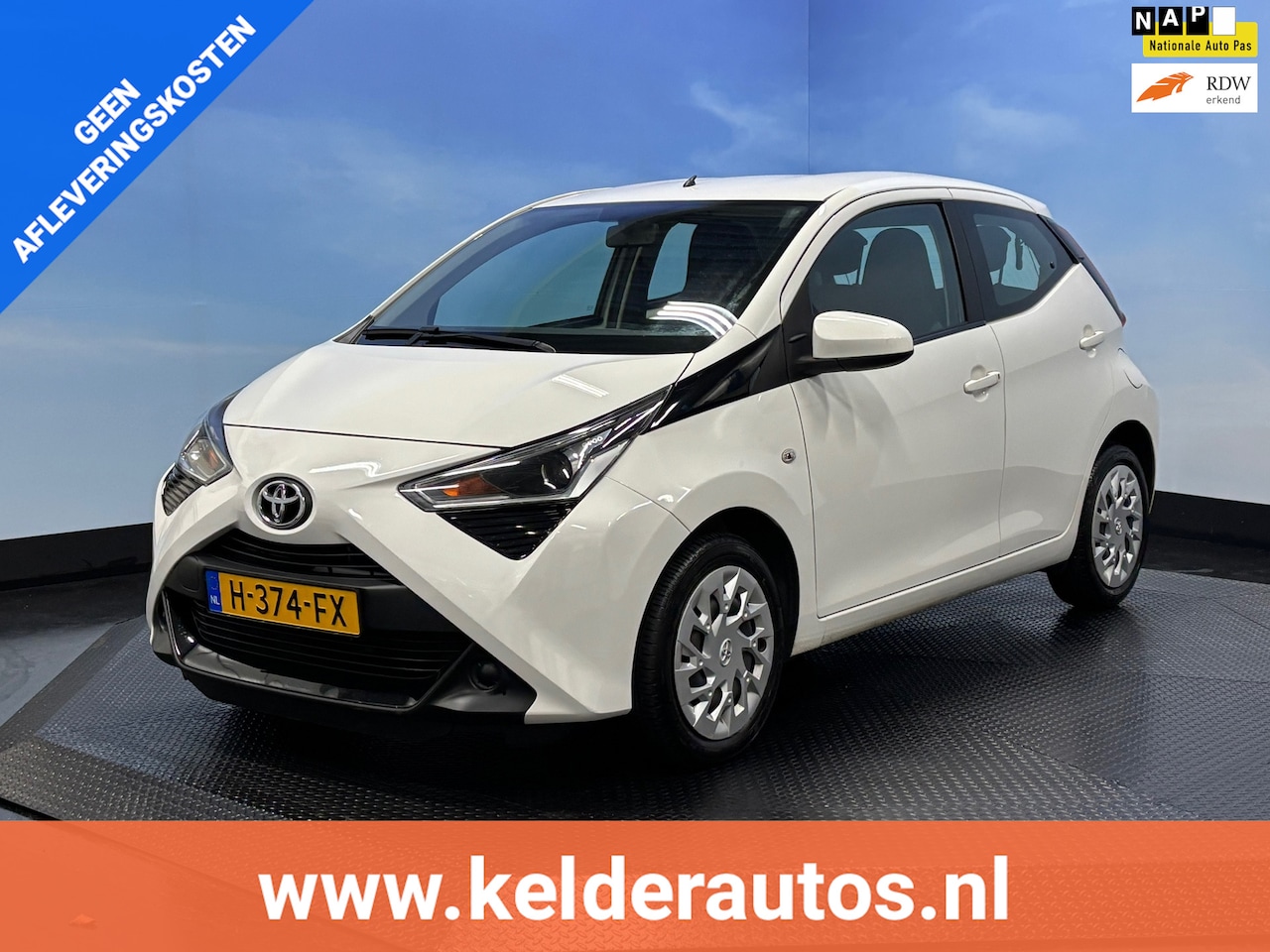 Toyota Aygo - 1.0 VVT-i x-play Airco | Camera | 5 deurs | Elktr pakket. - AutoWereld.nl