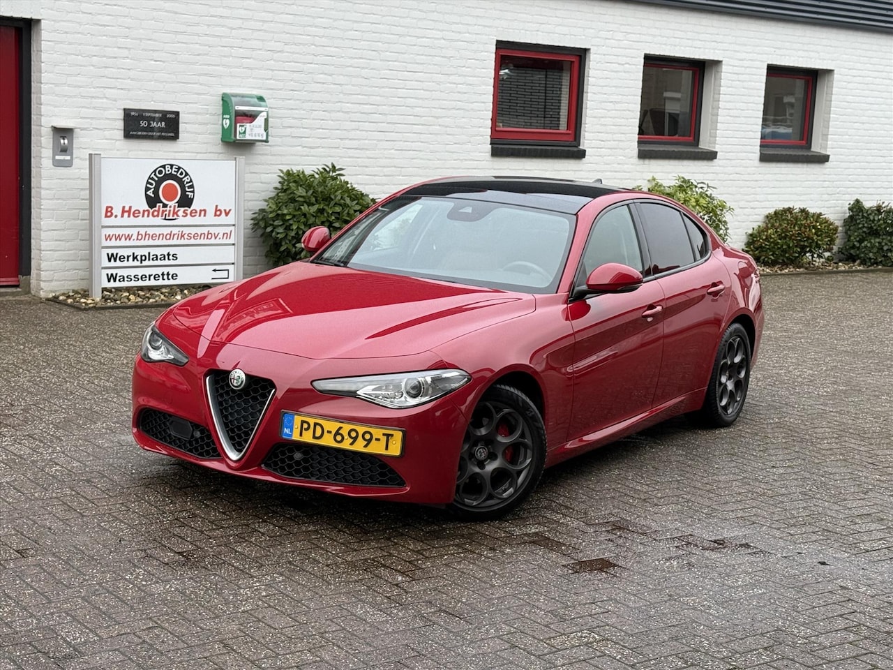 Alfa Romeo Giulia - 2.0 TURBO 200pk Aut Super/ Panoramadak/ Lederen bekleding/ Elektrisch verstelbare en verwa - AutoWereld.nl