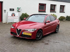 Alfa Romeo Giulia - 2.0 TURBO 200pk Aut Super/ Panoramadak/ Lederen bekleding/ Elektrisch verstelbare en verwa