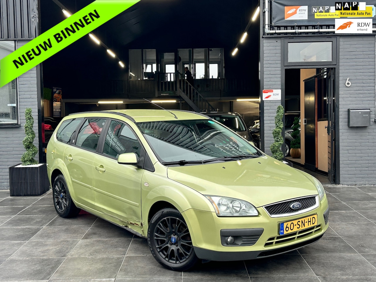 Ford Focus Wagon - 1.6-16V Ghia|Elek. Ramen| Airco|Elek.ramen - AutoWereld.nl