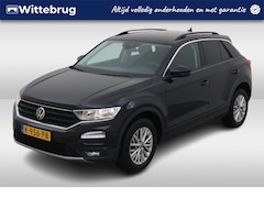 Volkswagen T-Roc - 1.0 TSI 110pk Style / App Connect / Clima / Donker glas / Parkeersensoren Achter / 16" LMV