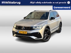 Volkswagen Tiguan - 1.4 TSI eHybrid R-Line Business+ / Panoramadak / Trekhaak / Parkeersensoren V+A / Black pa