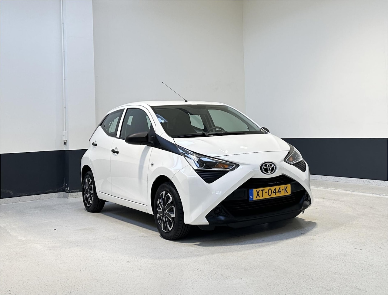 Toyota Aygo - 1.0 VVT-i x-fun | NL | 5-DRS | Airco | Elektrisch pakket | Bluetooth |1 Eig | NL| - AutoWereld.nl