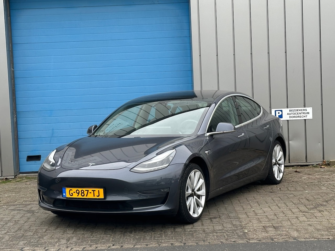 Tesla Model 3 - Long Range RWD Long Range AWD 75 kWh SOH 92% KM 156432 - AutoWereld.nl