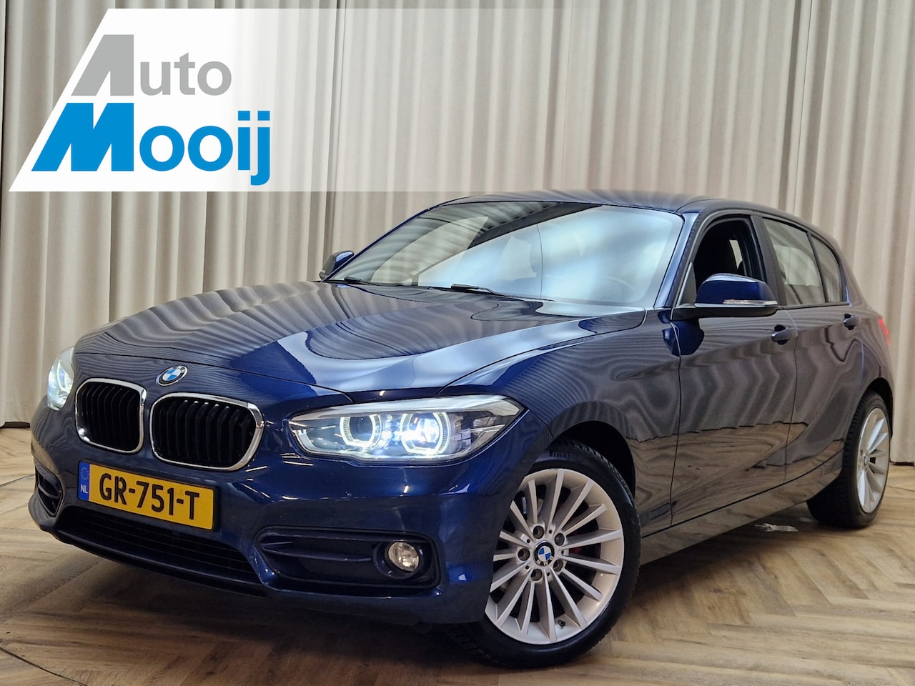 BMW 1-serie - 118i Sport *Adaptive LED* Navigatie / Cruise Control / ECC Clima / PDC / 17'' LMV / Org.NL - AutoWereld.nl