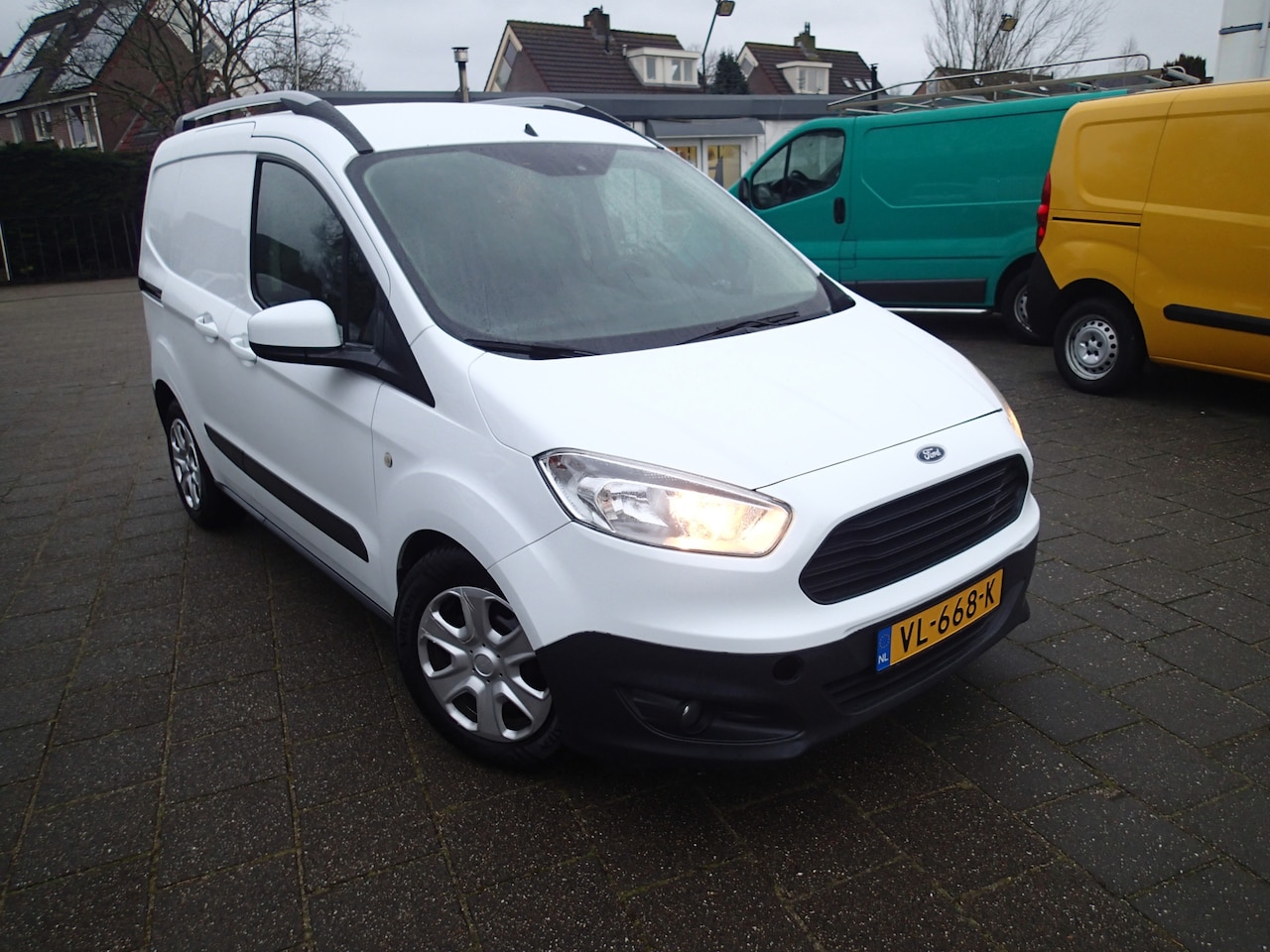 Ford Transit Courier - 1.5 TDCI Trend 1.5 TDCI Trend - AutoWereld.nl